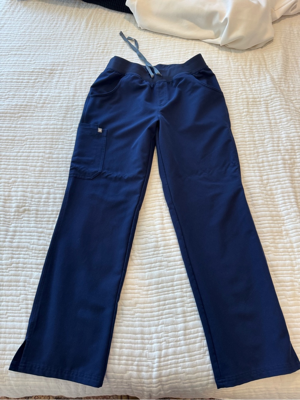 Figs women’s Navy Wide Leg Scrub Pants with Drawstring